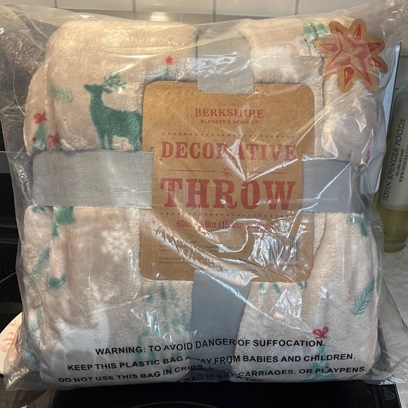Berkshire Bedding Berkshire Blanket Home Co 6 X 80 Poshmark